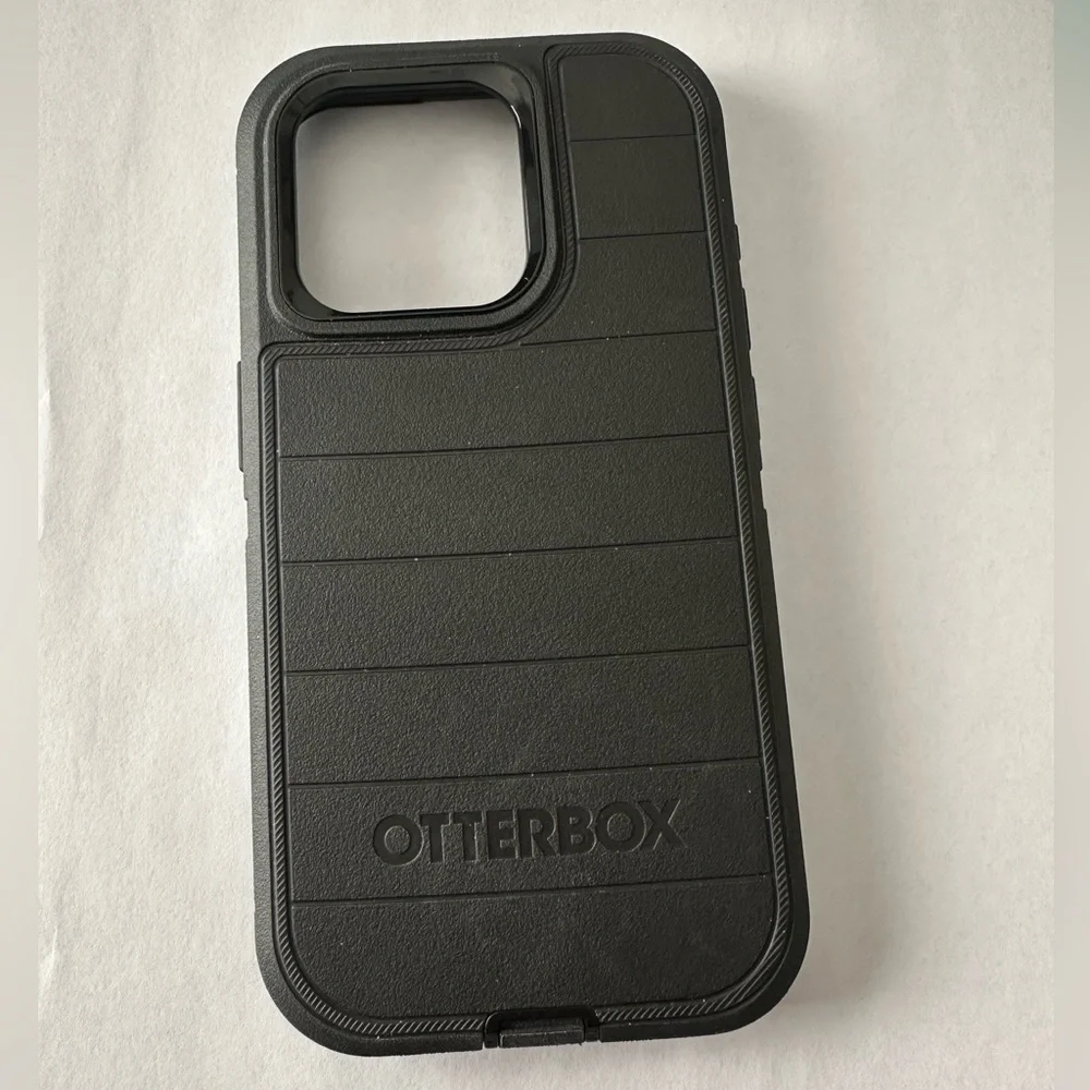 OtterBox Defender Pro Case for Apple iPhone 15 Plus / iPhone 14 Plus‎
